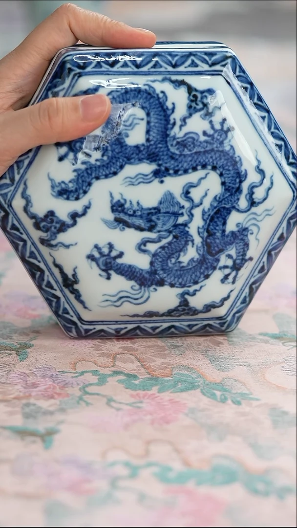 已*置仿古仿古仿古龙纹印泥盒
