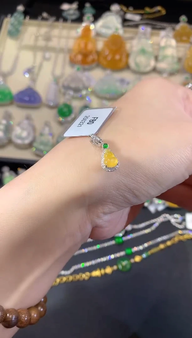 翡翠18K金镶嵌吊坠(不含链)81-葫芦