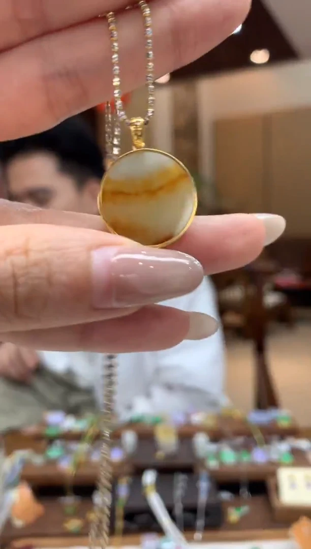 吊坠(不含链)18K金镶嵌翡翠圆牌
