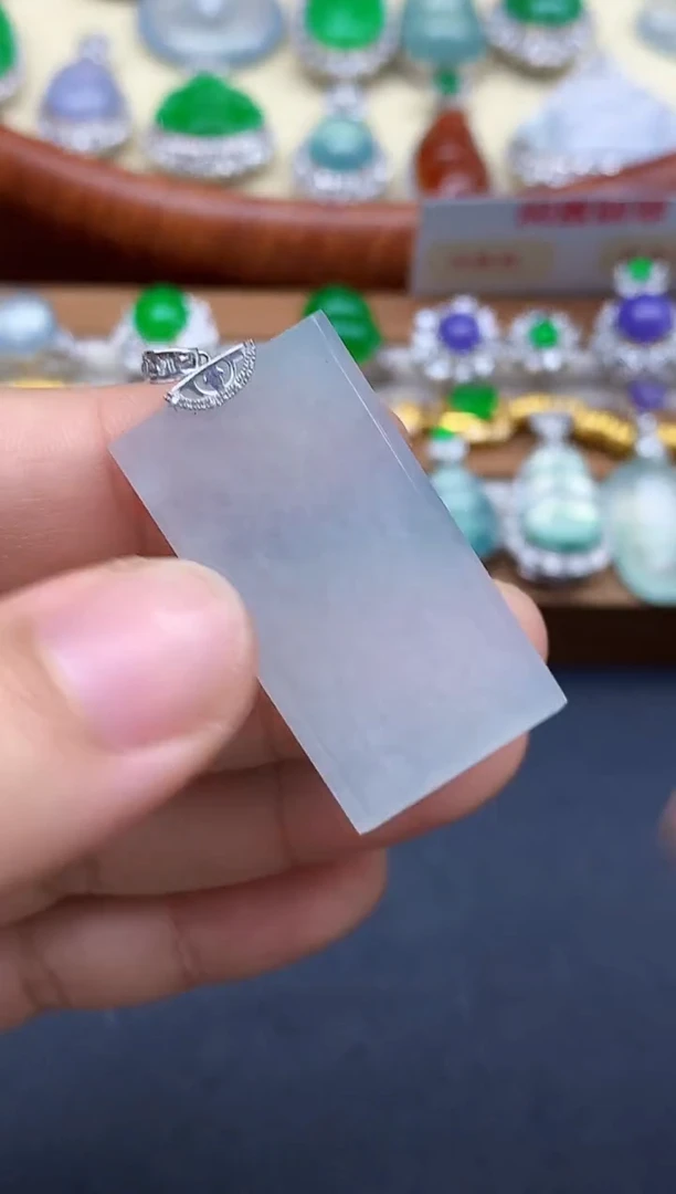 颈饰18K金镶嵌翡翠120-中国好珍宝