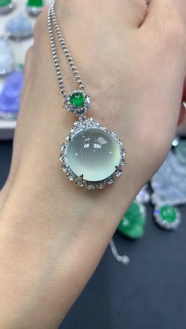 【闪购商品】翡翠吊坠(不含链)18K金镶嵌q95