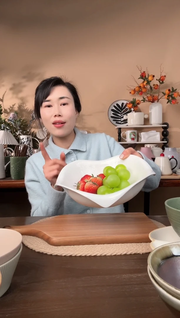 【闪购商品】瓷片10英寸异形花边大汤碗微瑕