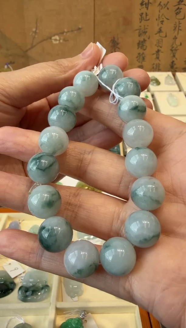 翡翠挂件未镶嵌A货翡翠多样性孤品