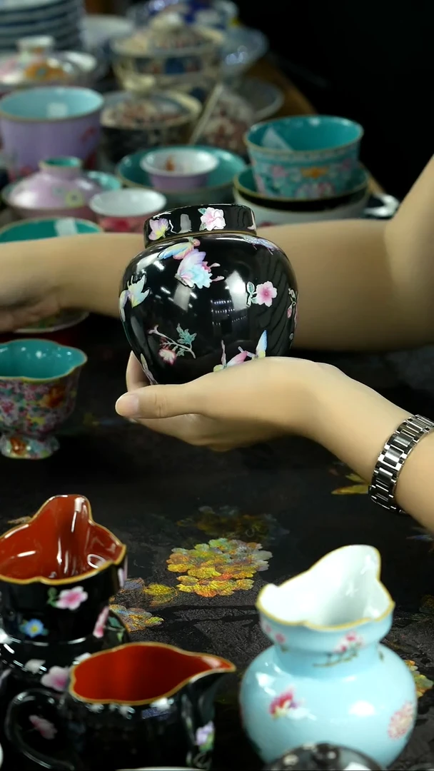 景德镇手绘瓷器放漏场