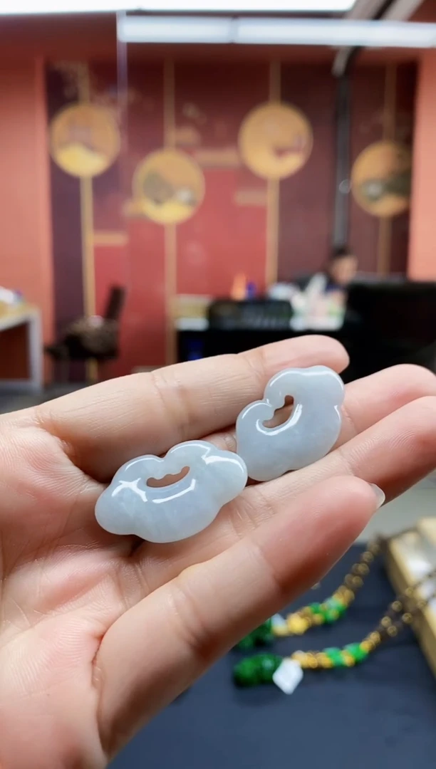颈饰未镶嵌翡翠吊坠