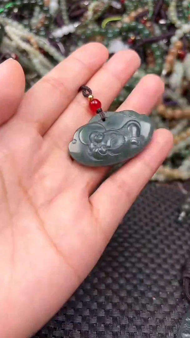 颈饰未镶嵌和田玉1