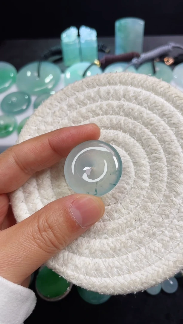 【闪购商品】翡翠颈饰未镶嵌平安扣