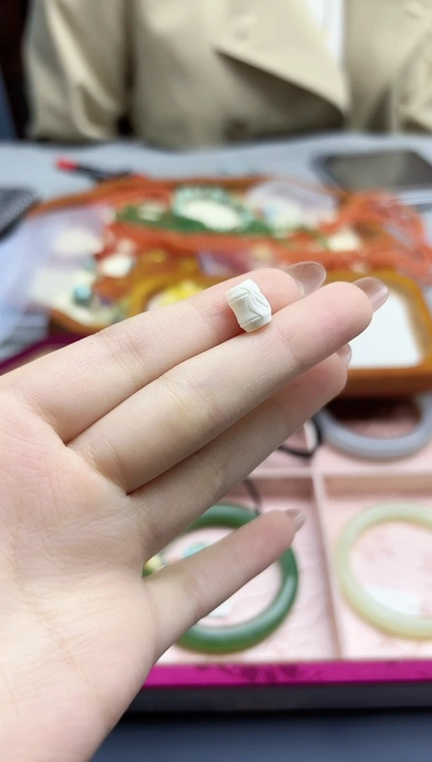未镶嵌配饰玛瑙/玉髓玛瑙桶珠配饰10*7mmXD