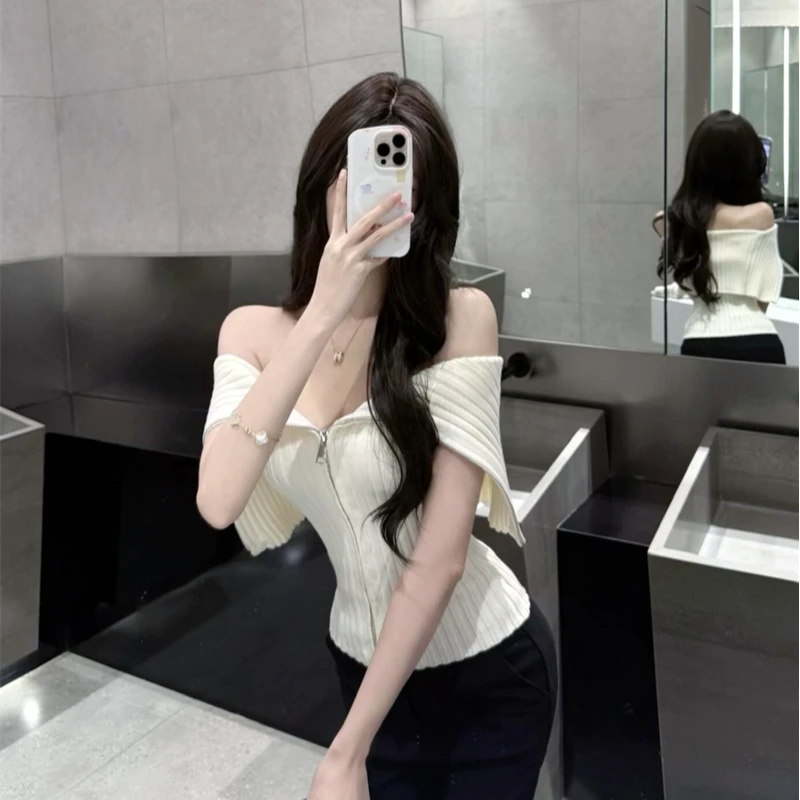 大翻领性感露肩拉链坑条针织衫女设计感小众辣妹两穿高领无袖背心