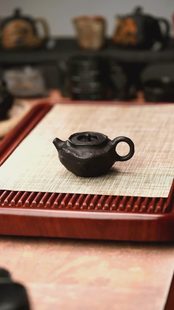 归玉堂冰碛岩重工雕刻纹石壶150cc