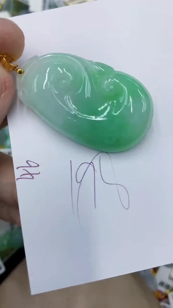 颈饰18K金镶嵌翡翠11111111111