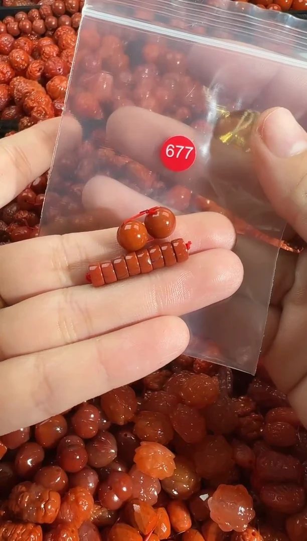 颈饰未镶嵌南红玛瑙1