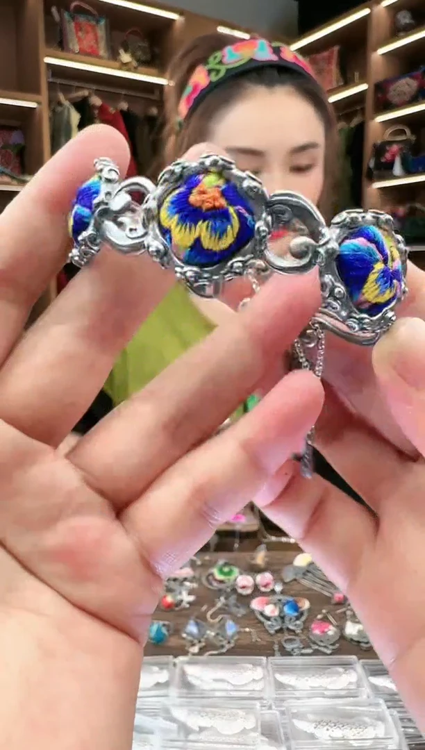 【闪购商品】织绣264黔东南苗族刺绣