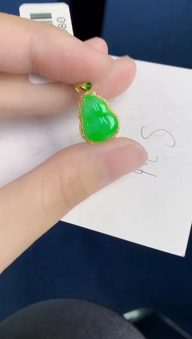 翡翠18K金镶嵌颈饰天然翡翠缅甸A货