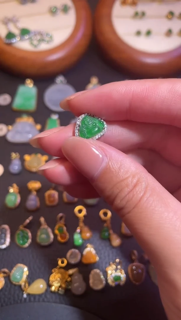 颈饰银S925镶嵌翡翠a货翡翠