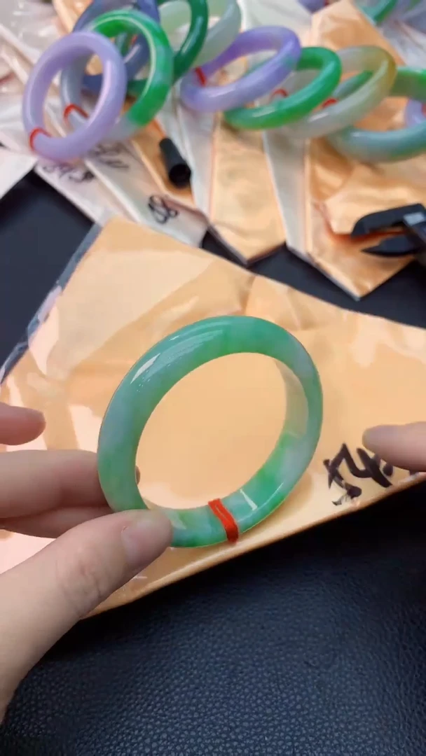 未镶嵌手镯翡翠0013833201