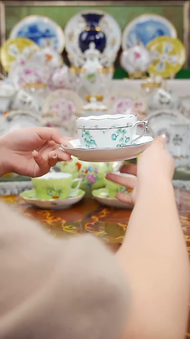 摆件娜娜中古瓷器如图所示79