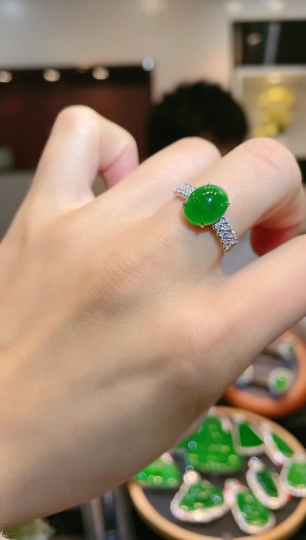 【闪购商品】翡翠颈饰18K金镶嵌A98天然A货翡翠戒指