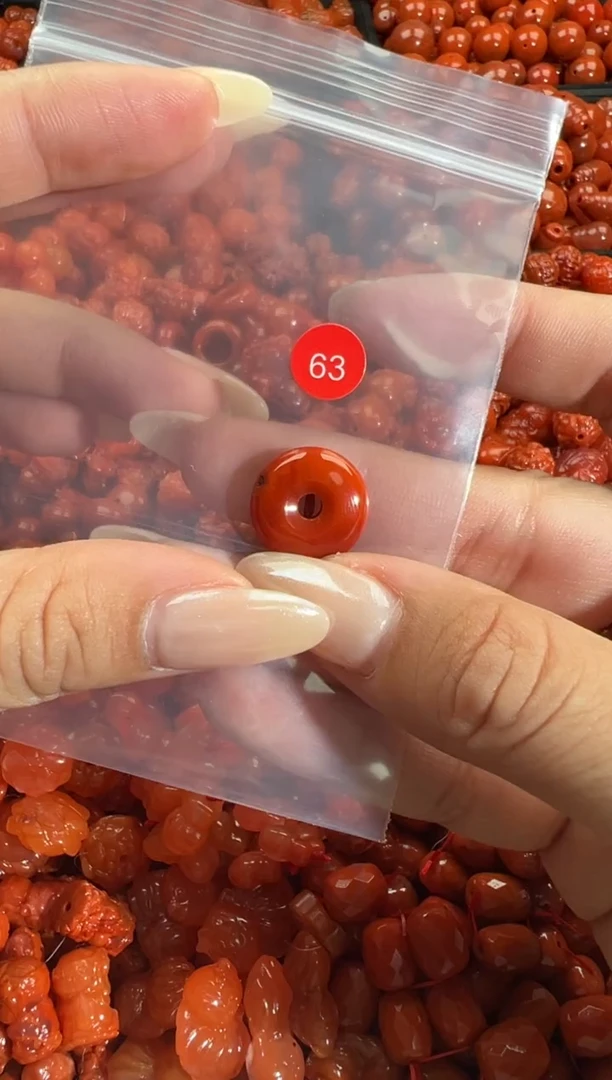 颈饰未镶嵌南红玛瑙1