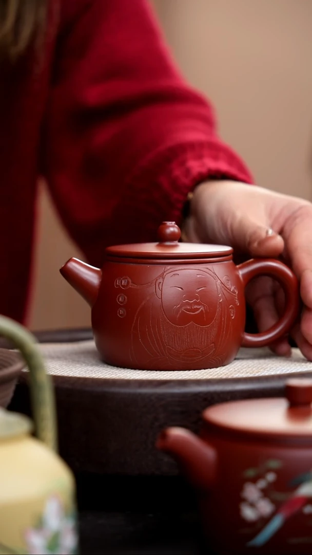 【闪购商品】紫砂茶壶朱泥汉瓦刻财爷