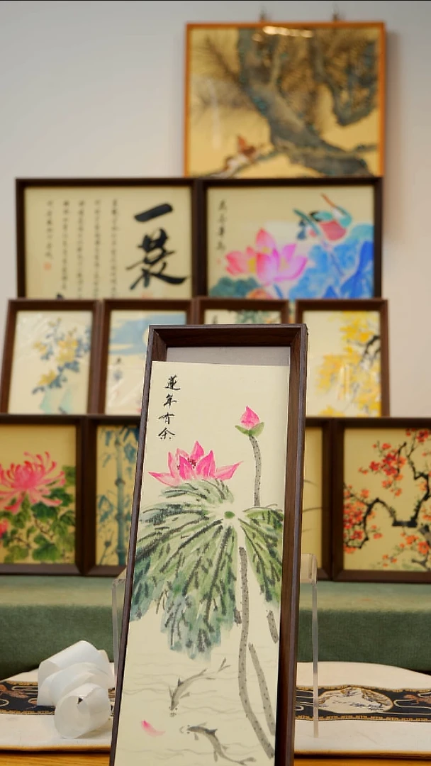 国画13*40不落名绘画带框发货   796