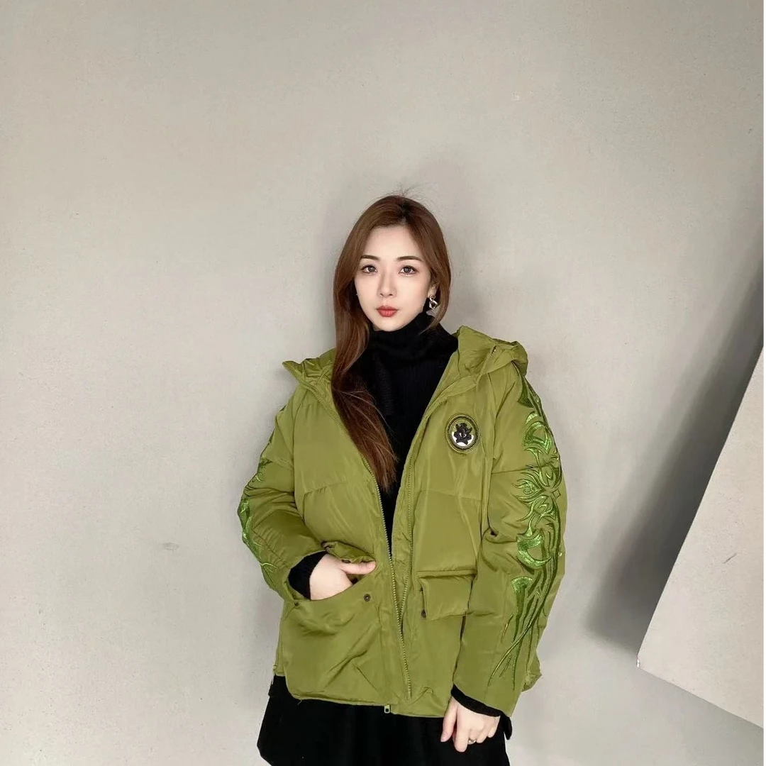 女装秋冬款黑色休闲高领连帽绣花宽松短款潮流羽绒服S214Z2402