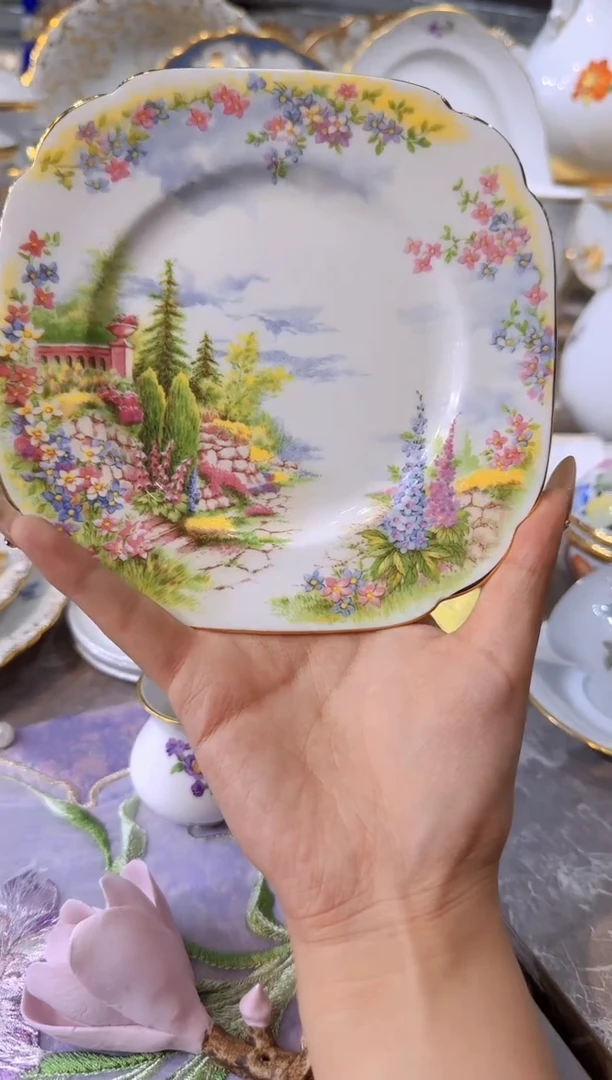 骨瓷娜娜中古瓷器如图所示130
