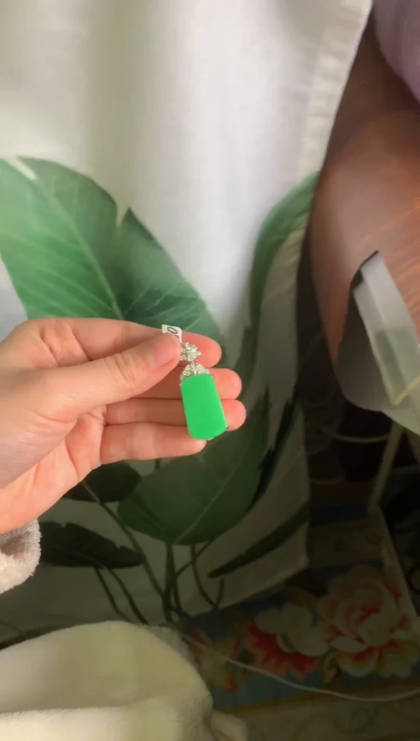 【闪购商品】翡翠颈饰银S925镶嵌翡翠