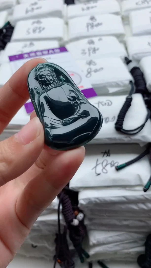 翡翠未镶嵌颈饰8