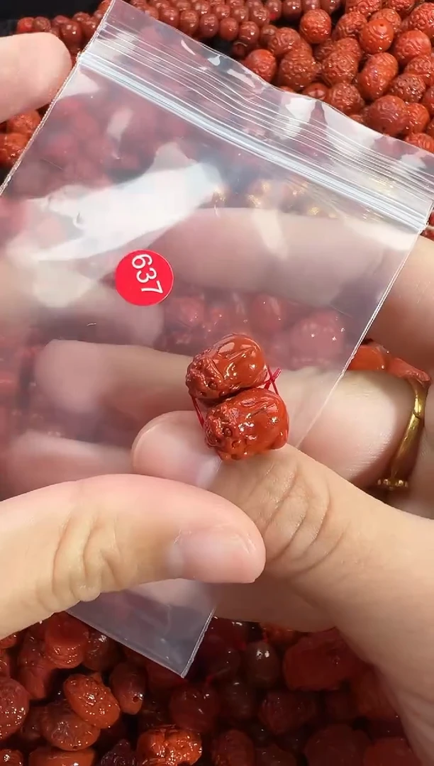 颈饰未镶嵌南红玛瑙1