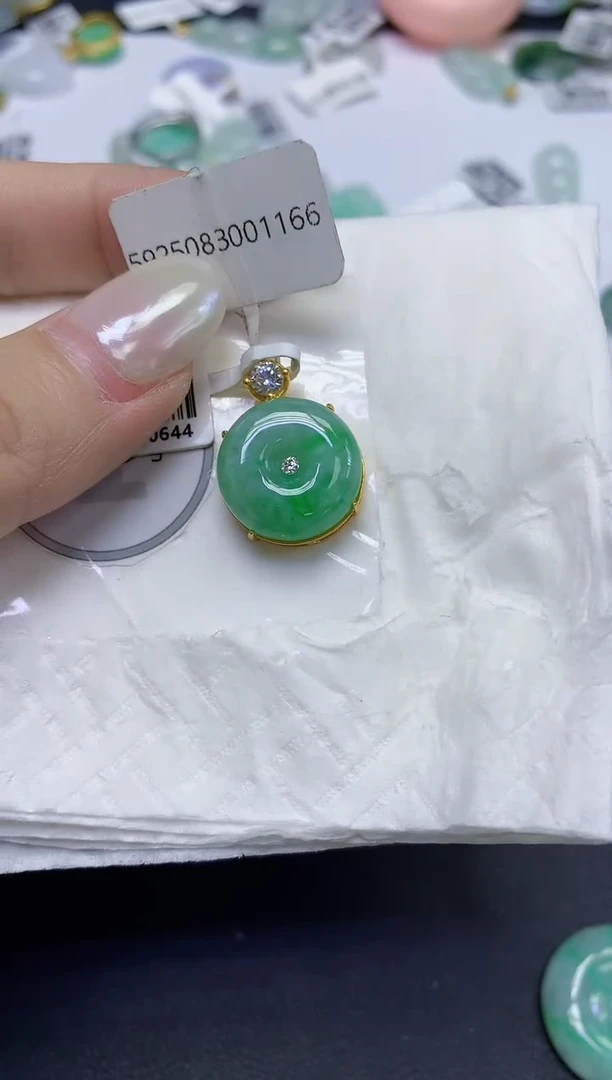 颈饰未镶嵌翡翠天然缅甸翡翠A货多样性发一件