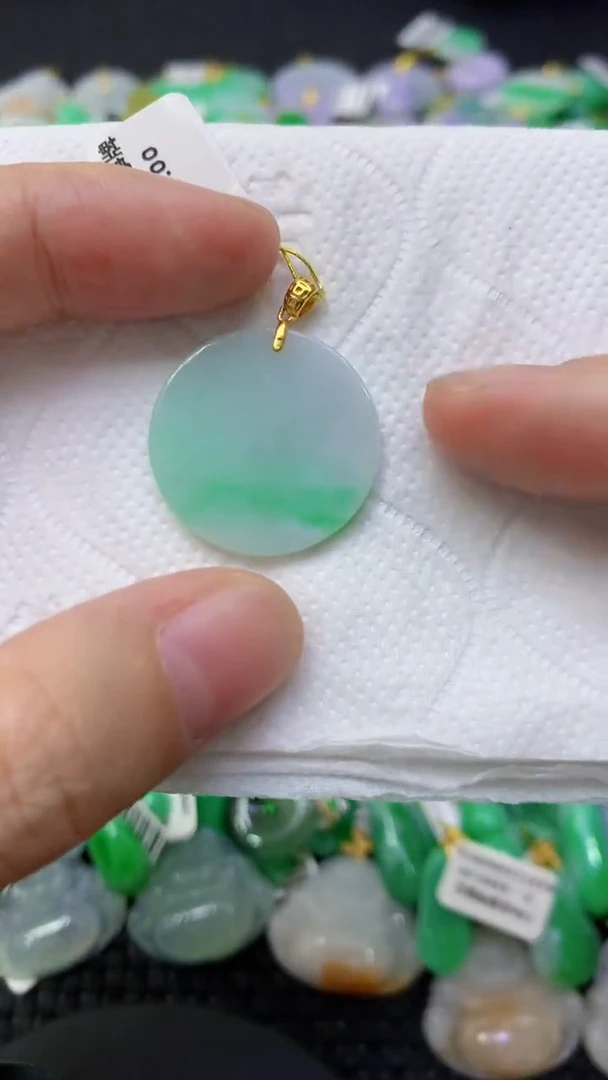 颈饰未镶嵌翡翠天然缅甸翡翠A货