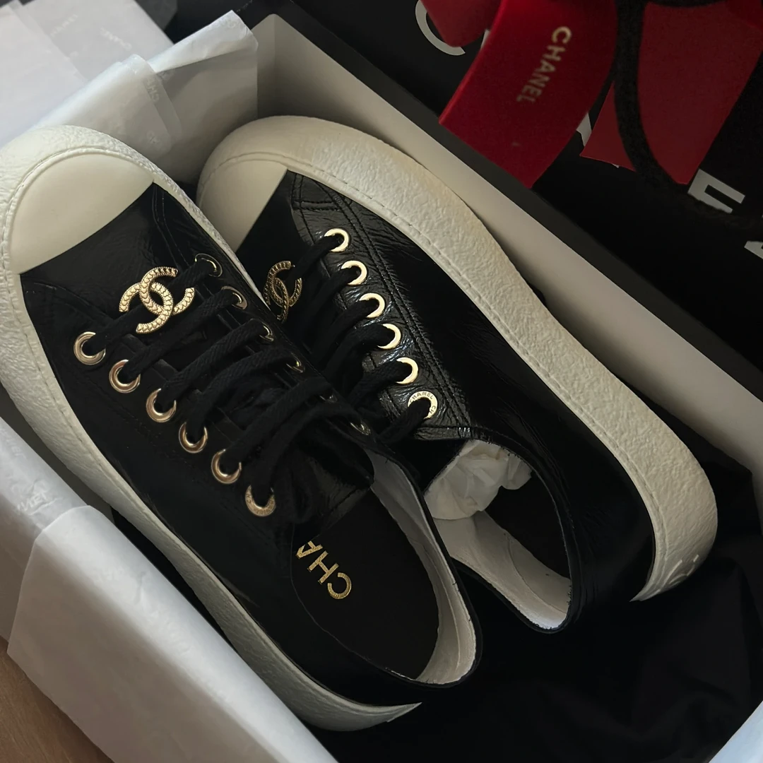 未使用 Chanel/香奈儿 香奈儿黑色漆皮大头鞋 37