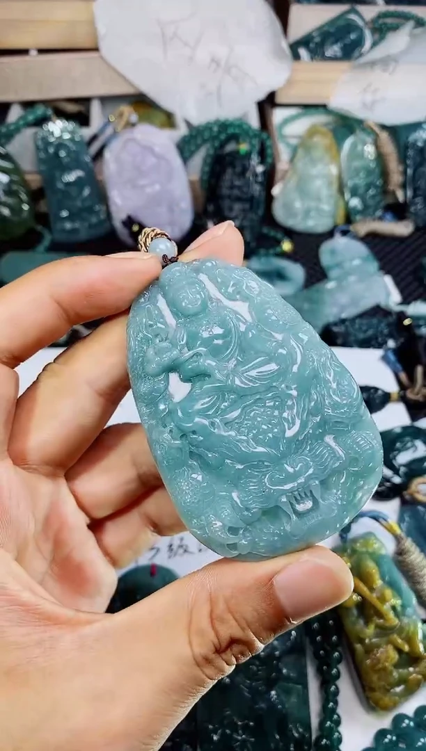 翡翠未镶嵌颈饰