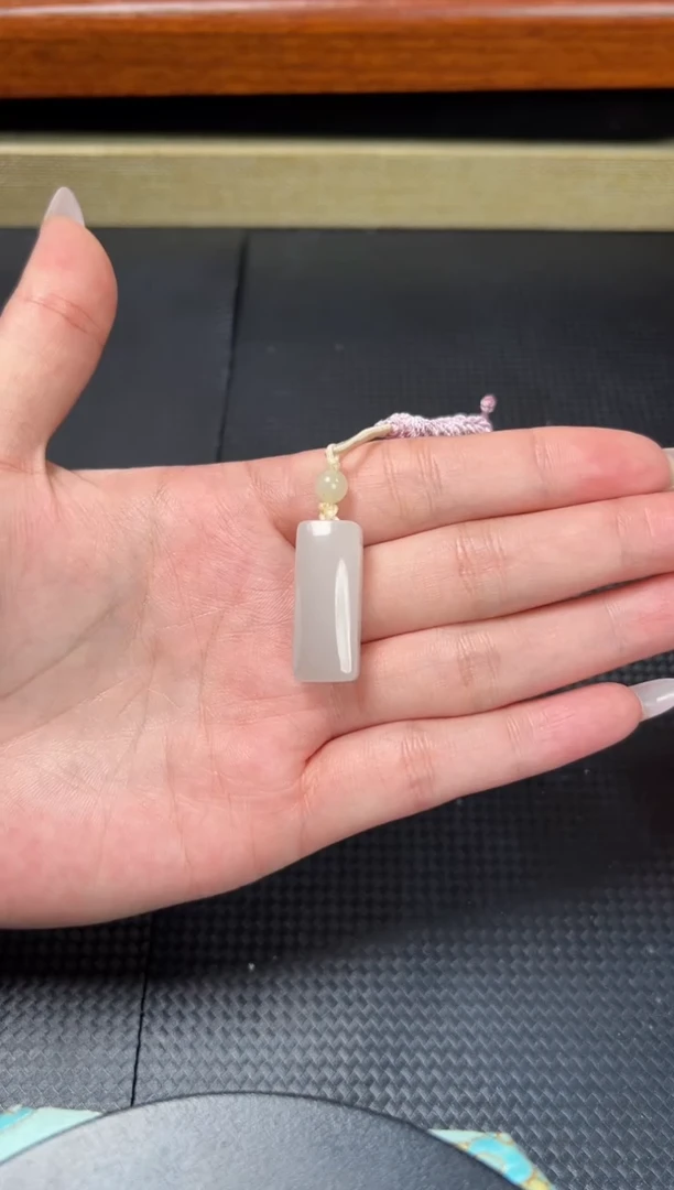 吊坠(不含链)未镶嵌和田玉29.9