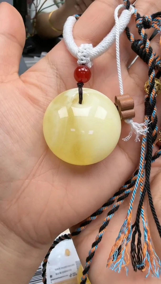 裸石琥珀未镶嵌如图