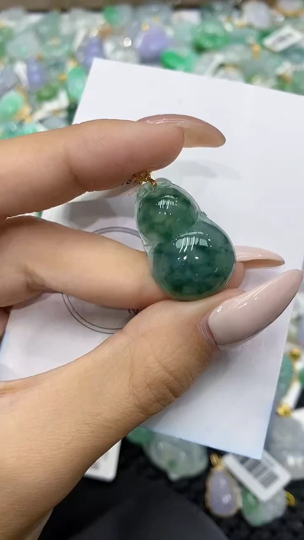 颈饰18K金镶嵌翡翠111111111111