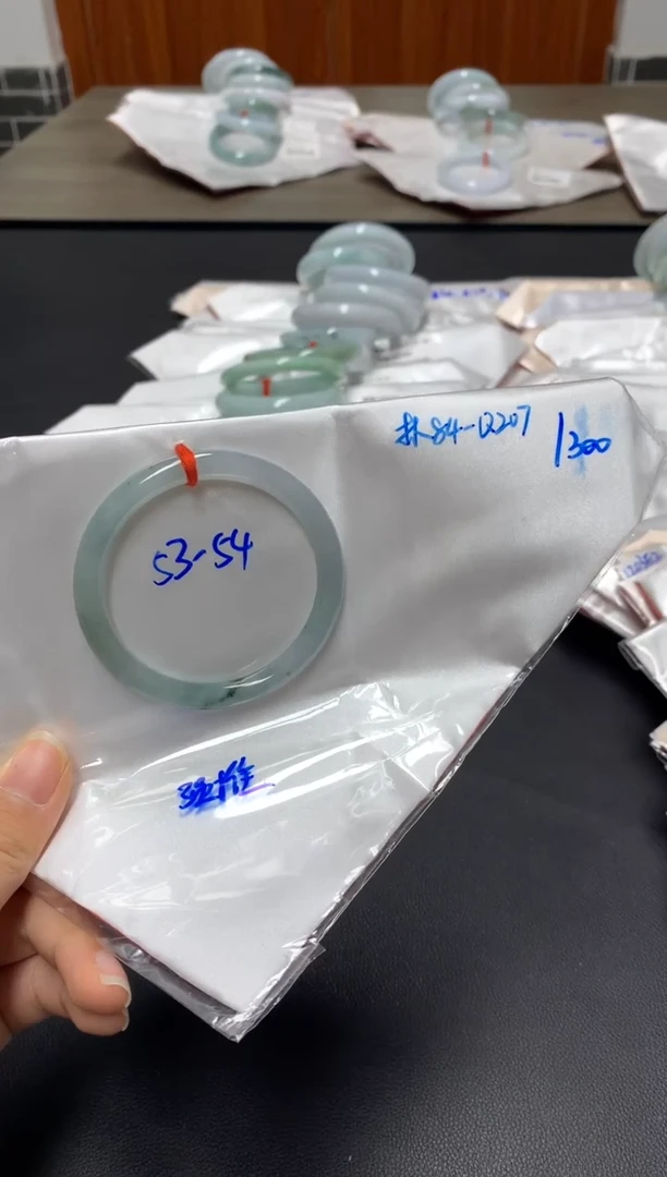 【闪购商品】翡翠手镯未镶嵌翡翠手镯