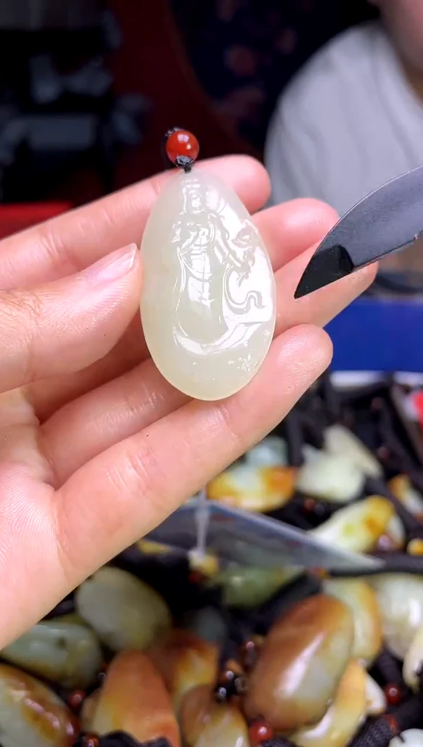 和田玉未镶嵌颈饰1