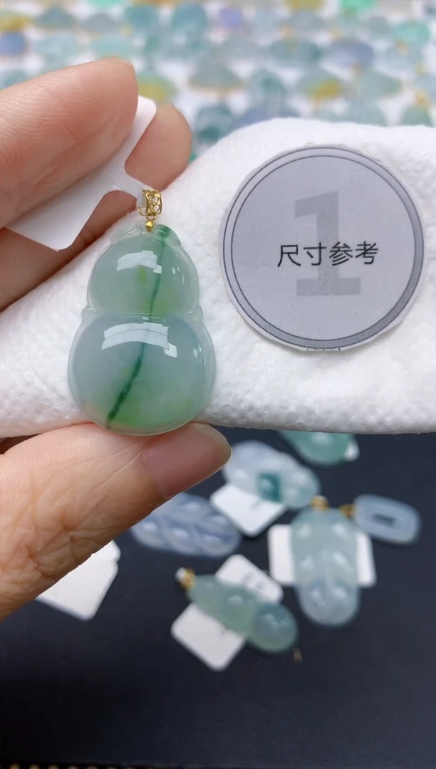 翡翠18K金镶嵌颈饰天然缅甸A货翡翠