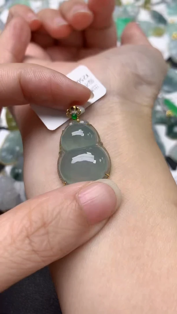 颈饰18K金镶嵌翡翠天然缅甸A货翡翠