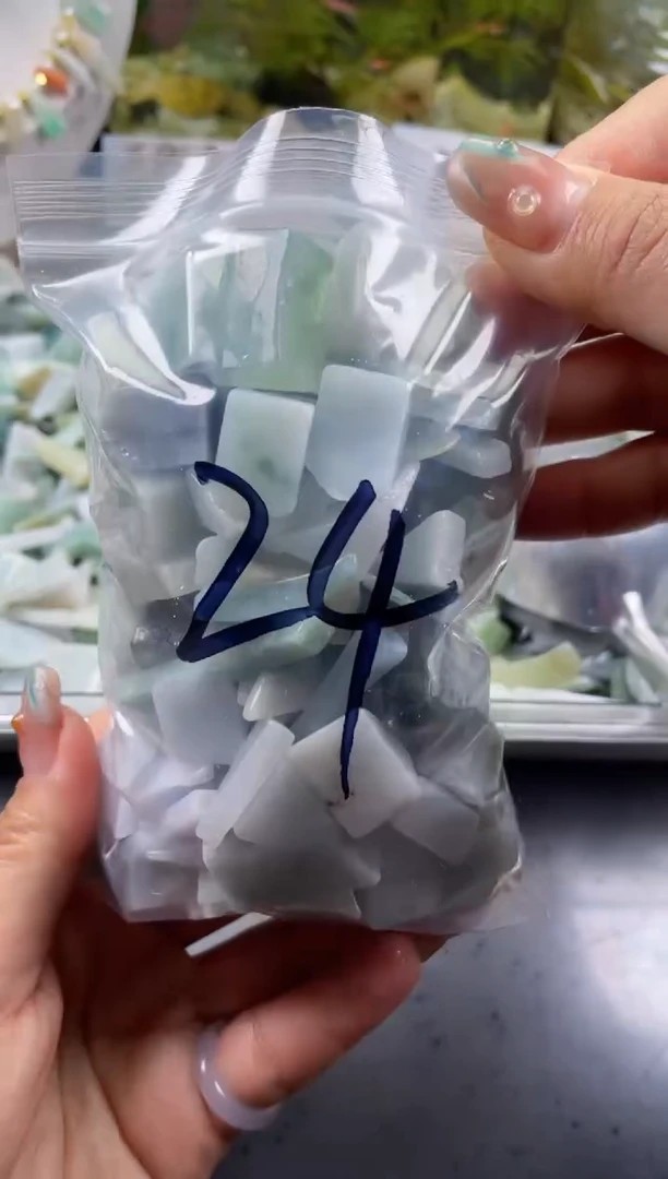 配石翡翠天然翡翠小号500克24