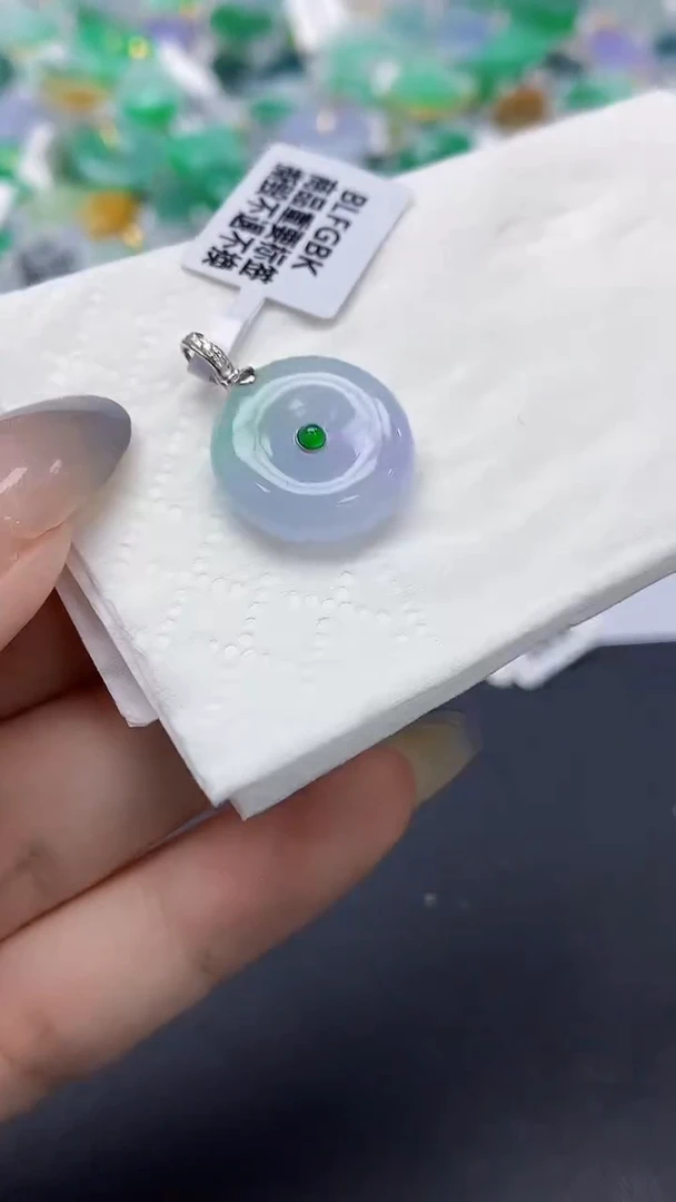 翡翠18K金镶嵌颈饰天然缅甸a货翡翠