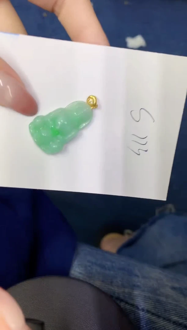 翡翠未镶嵌颈饰缅甸天然翡翠A货