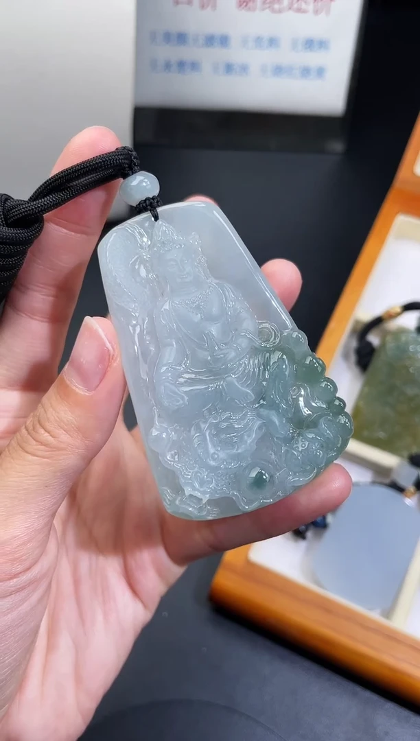 颈饰未镶嵌翡翠御龙观音