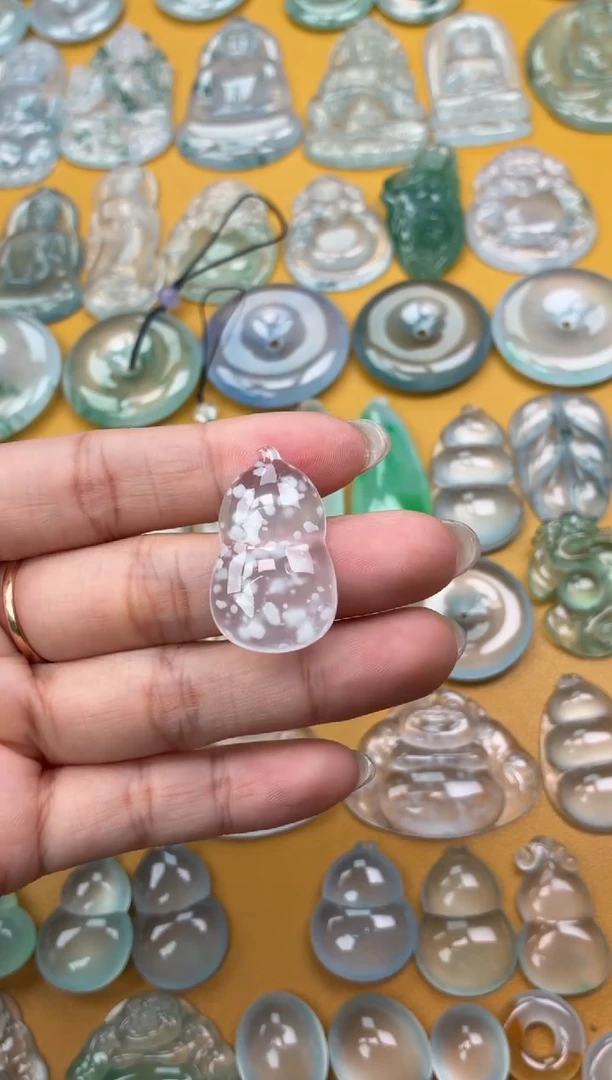 吊坠(不含链)未镶嵌翡翠63 葫芦 30 18.3 6.5