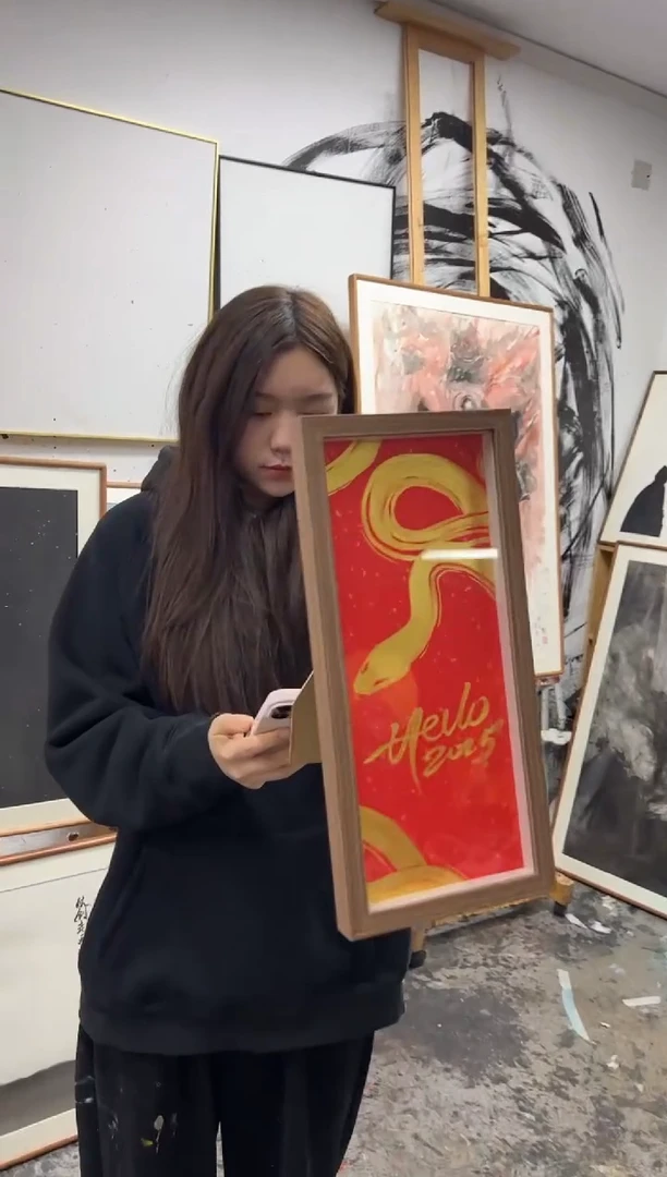 【闪购商品】丙烯画歪歪精装红底金蛇