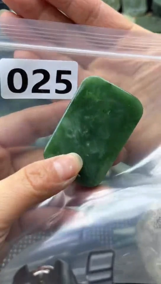 未镶嵌和田玉珠宝半成品牌子