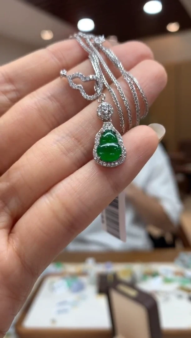 套链未镶嵌翡翠葫芦