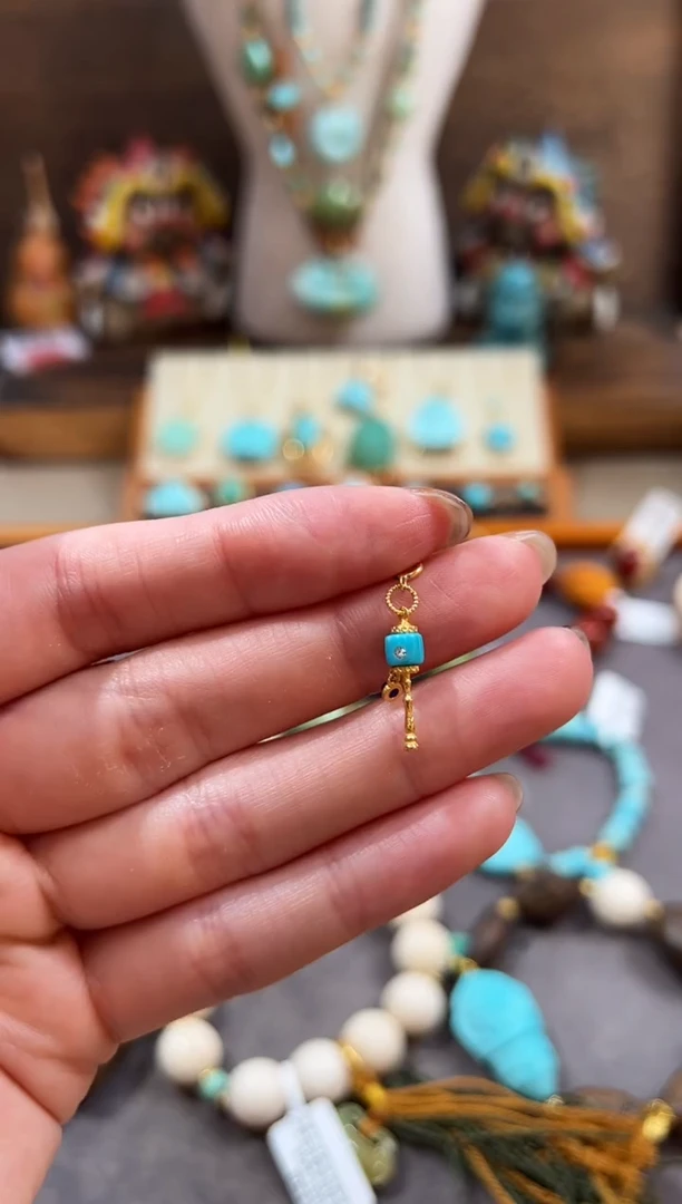 18K金镶嵌绿松石提溜绿松石提溜